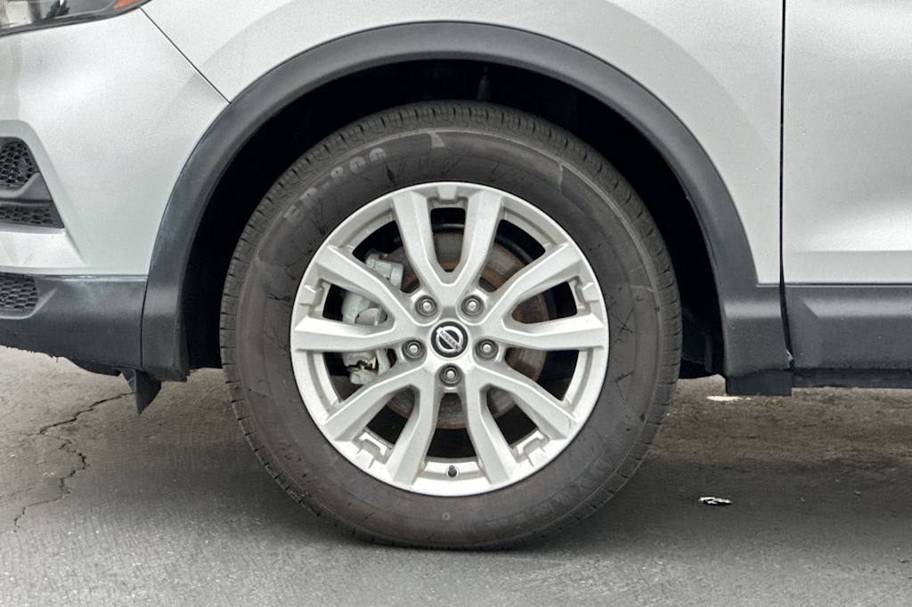 Thumbnail: 2022 Nissan Rogue Sport - 8