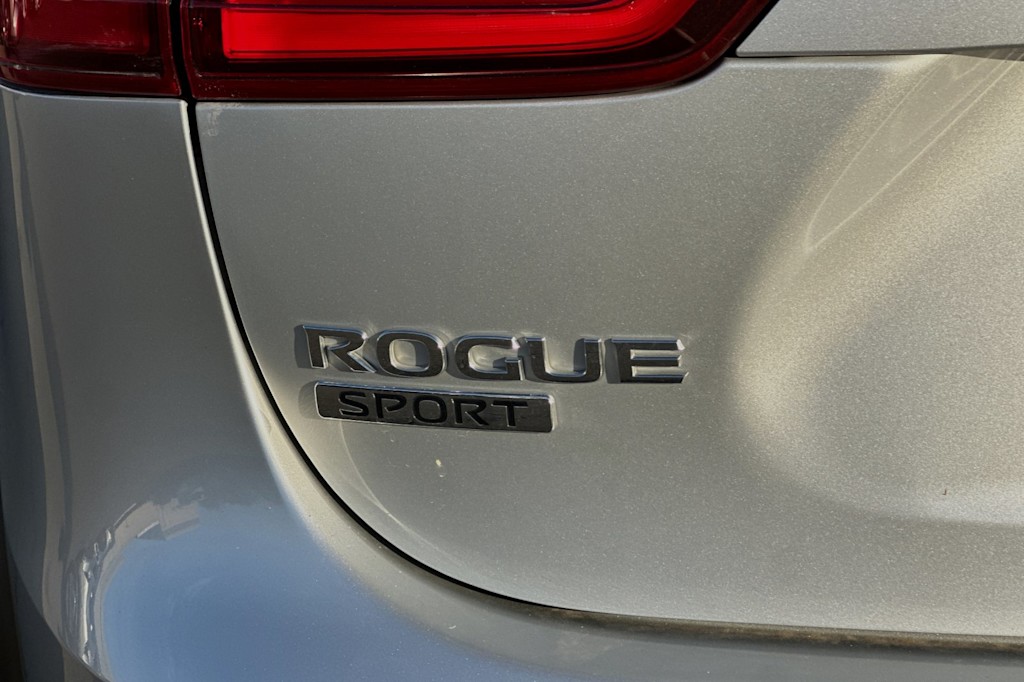 2021 Nissan Rogue Sport S 7