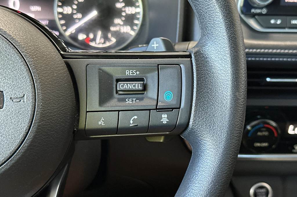 Thumbnail: 2023 Nissan Rogue - 31