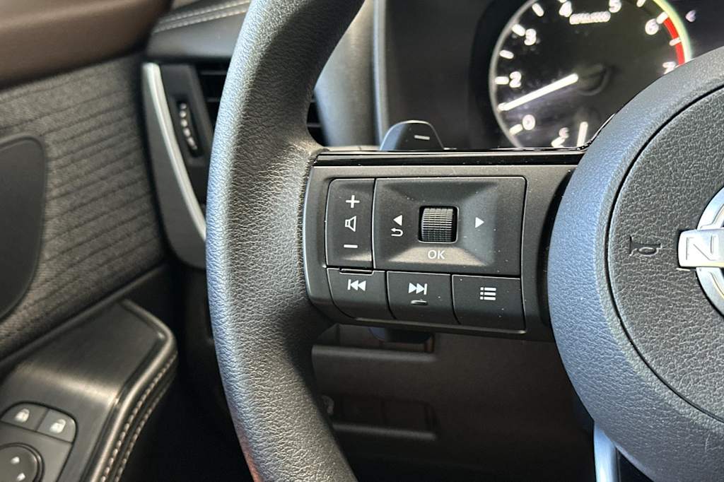 Thumbnail: 2023 Nissan Rogue - 30