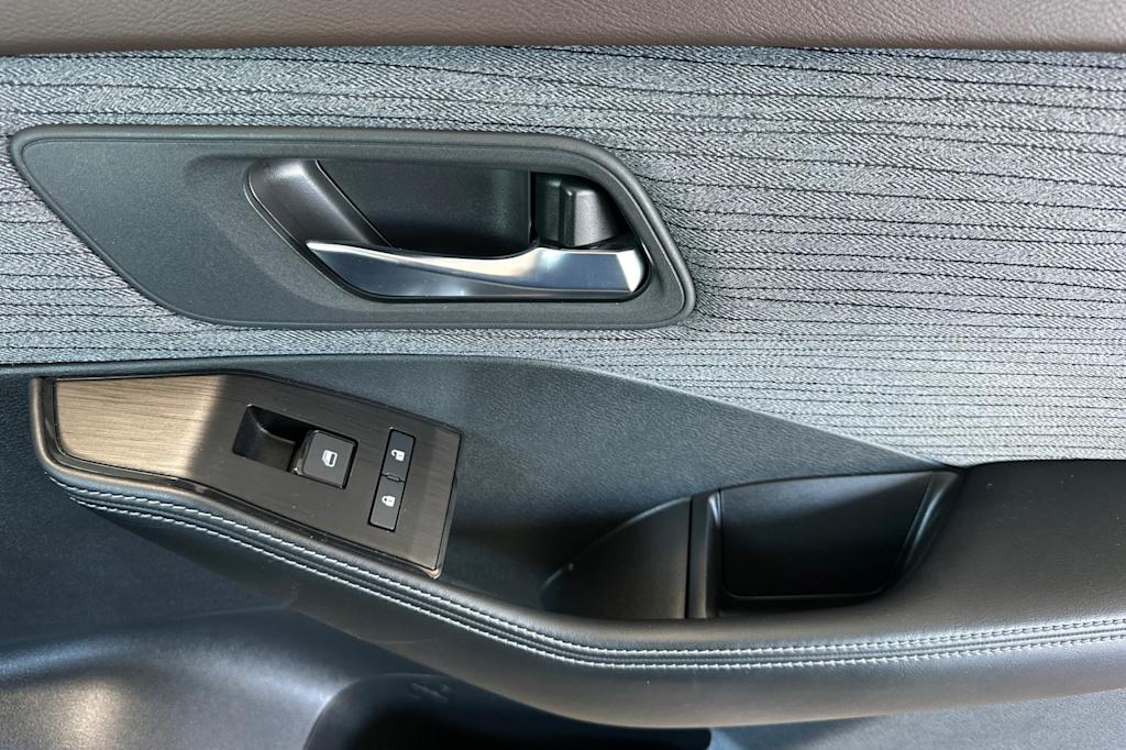 Thumbnail: 2023 Nissan Rogue - 25