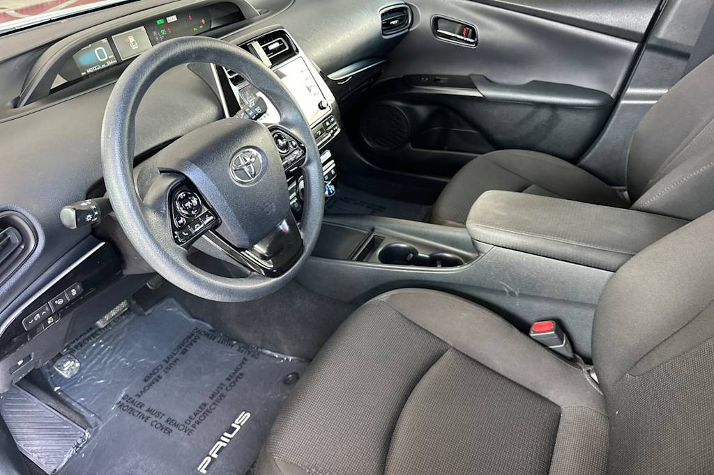 2020 Toyota Prius LE 10