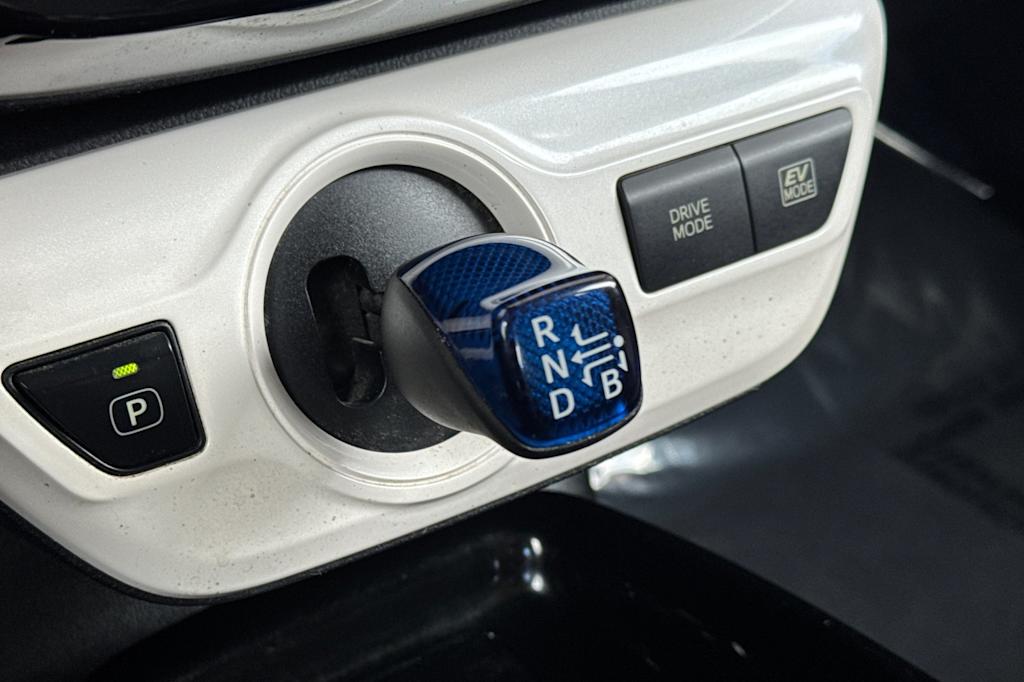Thumbnail: 2017 Toyota Prius - 27