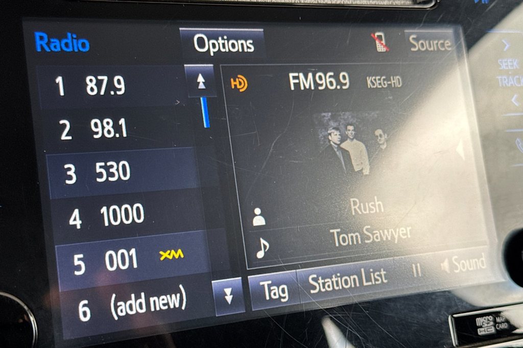 Thumbnail: 2017 Toyota Prius - 13
