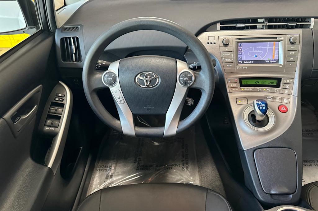 Thumbnail: 2015 Toyota Prius - 12