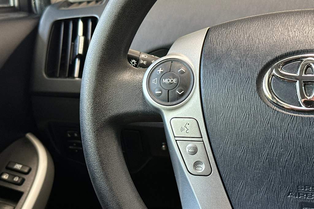 Thumbnail: 2015 Toyota Prius - 29