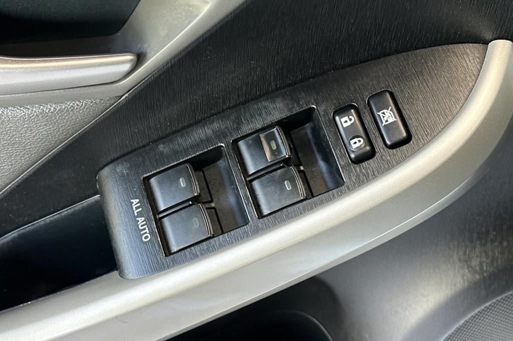 Thumbnail: 2015 Toyota Prius - 21