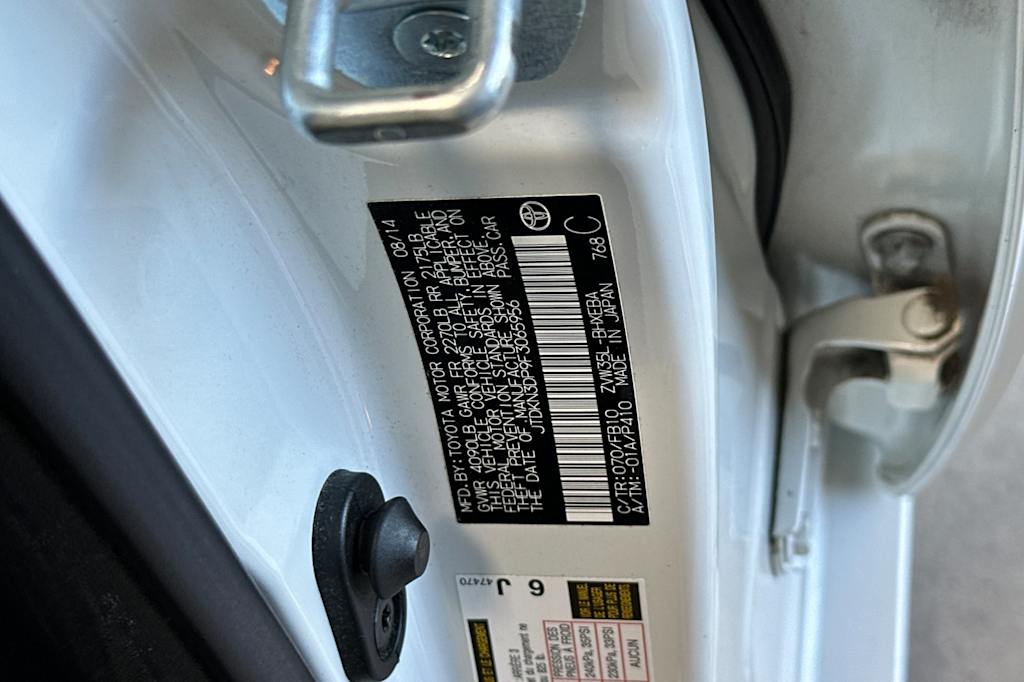 Thumbnail: 2015 Toyota Prius - 16