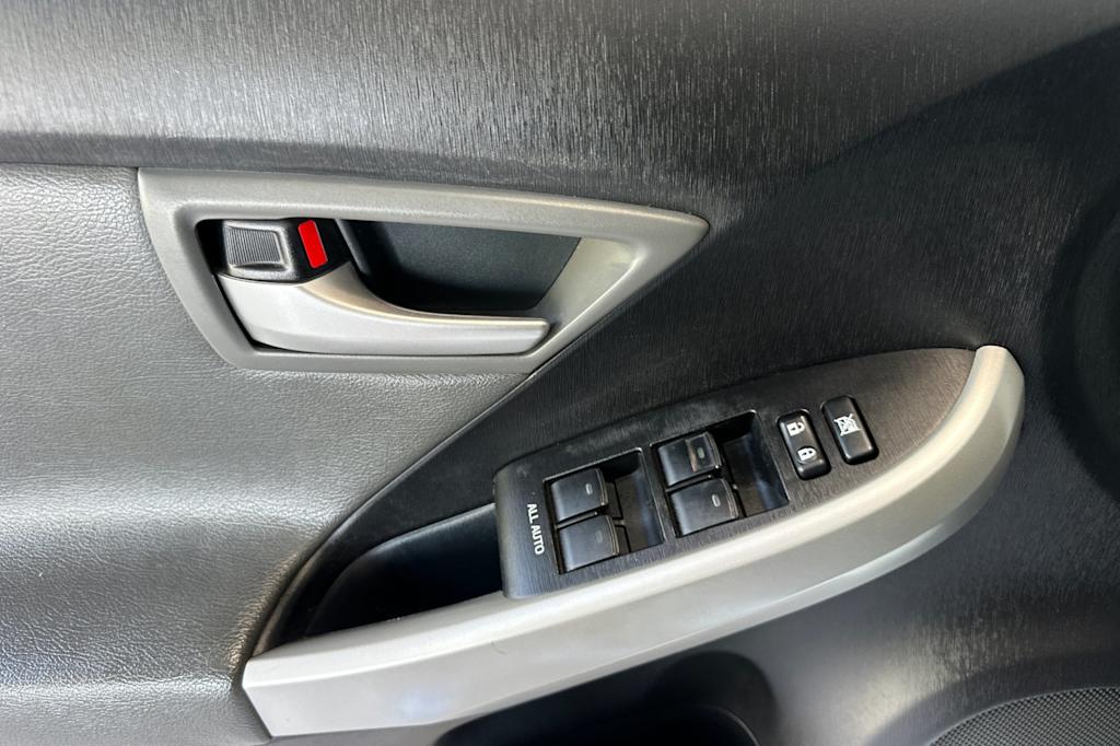 Thumbnail: 2015 Toyota Prius - 20