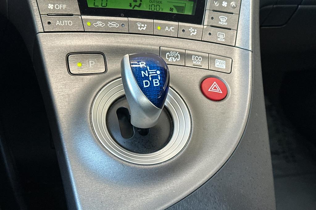 Thumbnail: 2015 Toyota Prius - 15