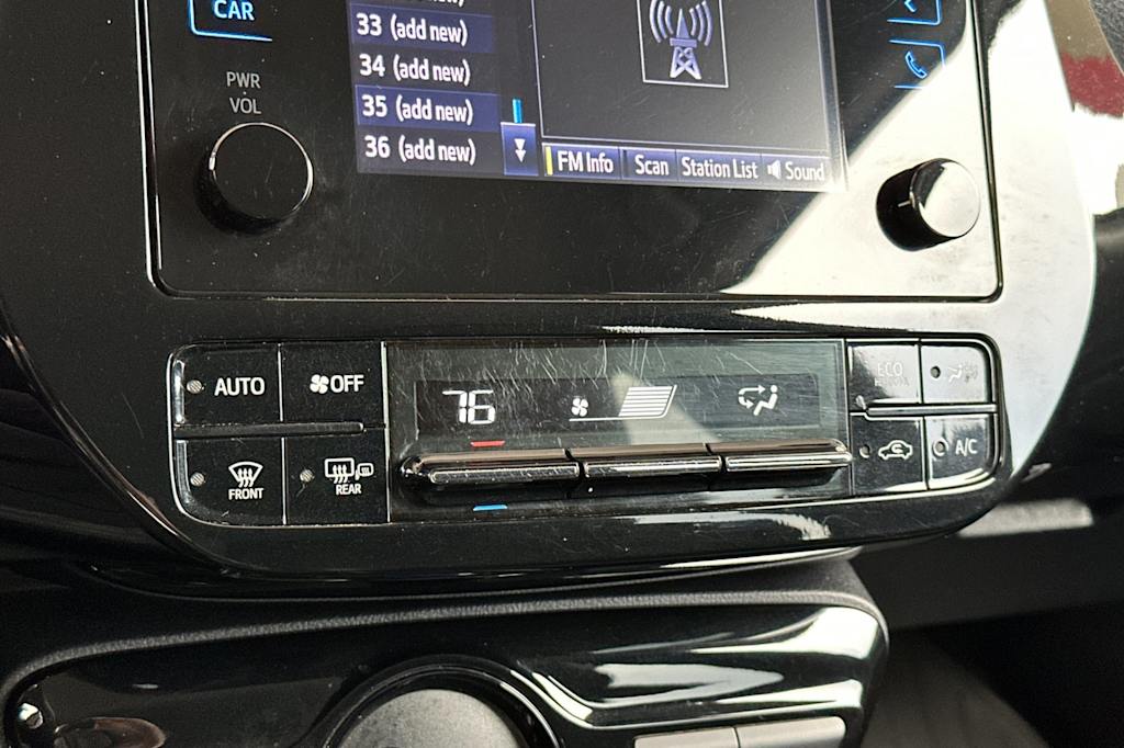 Thumbnail: 2019 Toyota Prius - 24