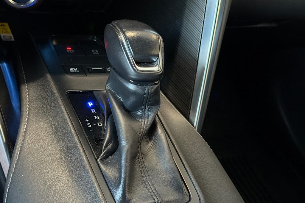 Thumbnail: 2022 Toyota Venza - 15