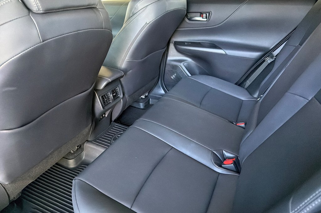 Thumbnail: 2022 Toyota Venza - 12