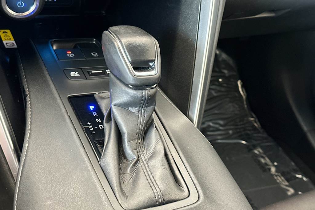 Thumbnail: 2021 Toyota Venza - 14