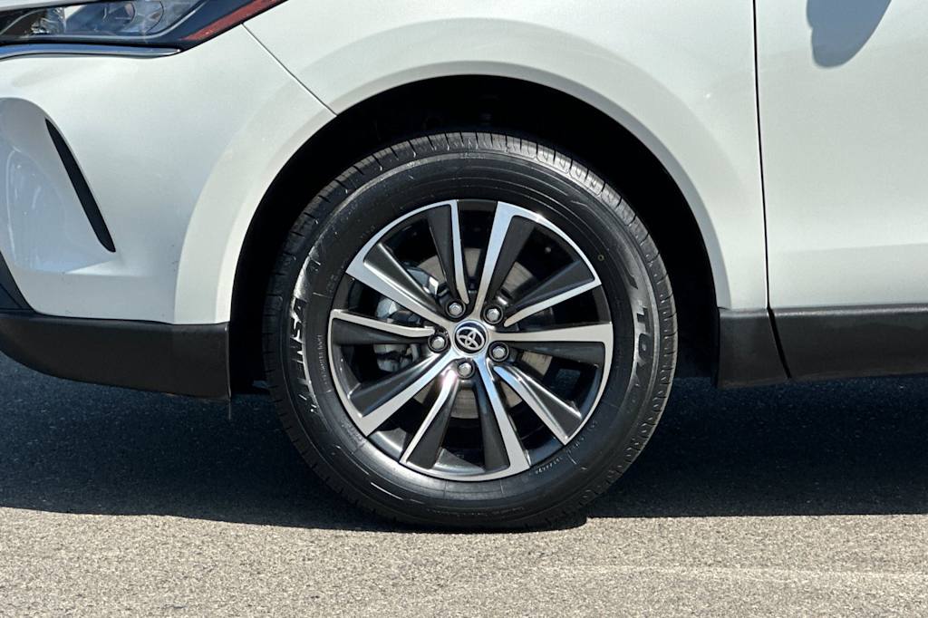 Thumbnail: 2021 Toyota Venza - 8