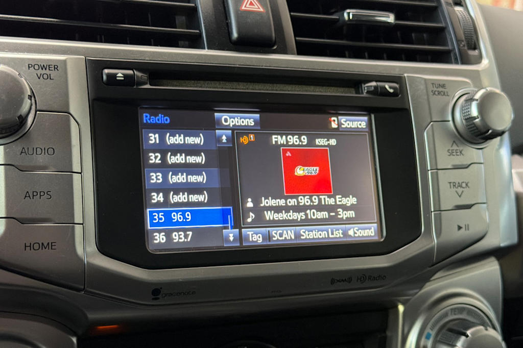 Thumbnail: 2018 Toyota 4Runner - 13