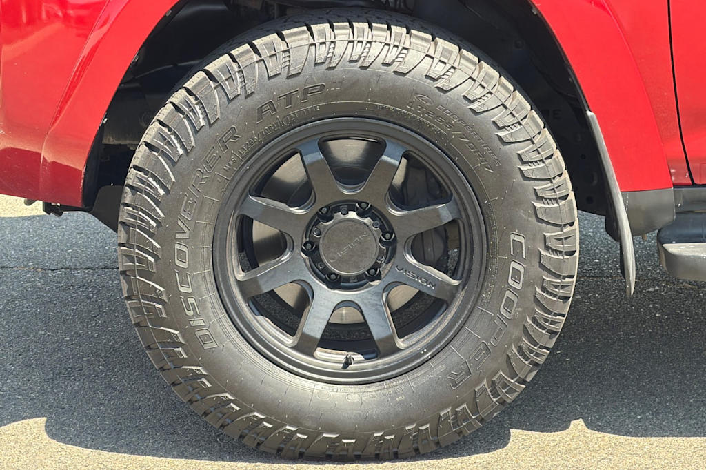 Thumbnail: 2018 Toyota 4Runner - 7