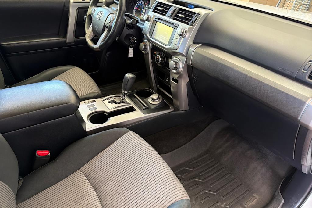 Thumbnail: 2019 Toyota 4Runner - 13
