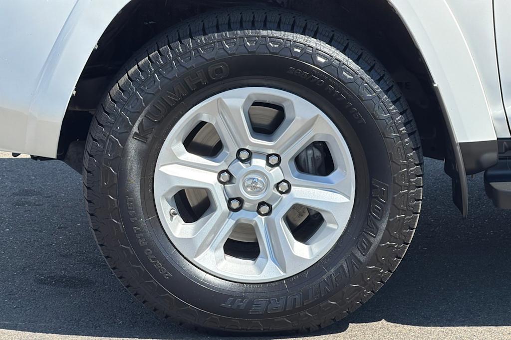 Thumbnail: 2019 Toyota 4Runner - 8