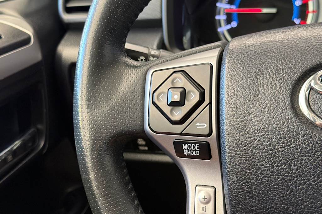 Thumbnail: 2019 Toyota 4Runner - 28