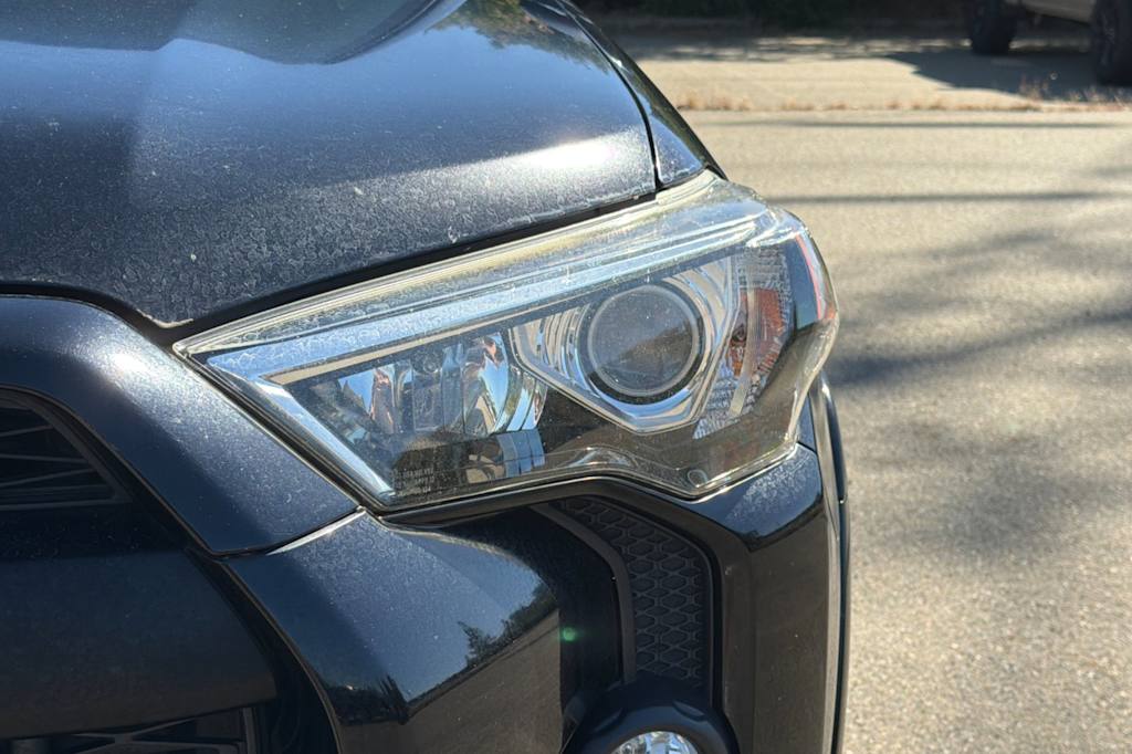 Thumbnail: 2015 Toyota 4Runner - 13