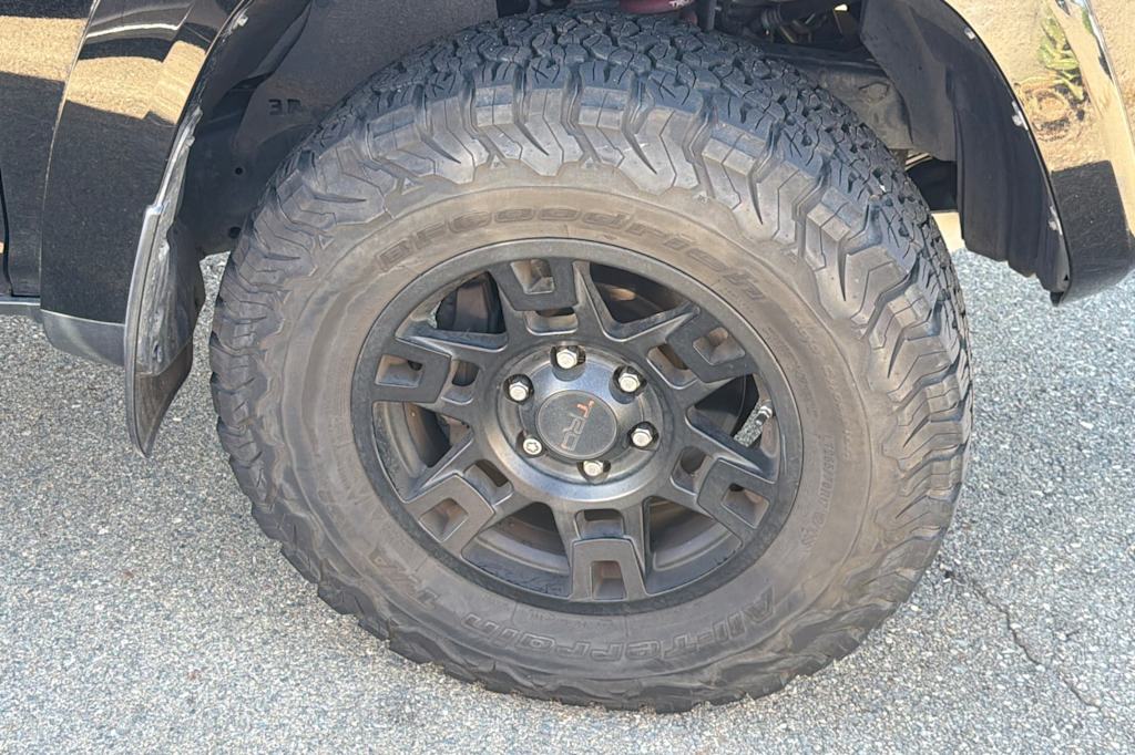 Thumbnail: 2015 Toyota 4Runner - 6