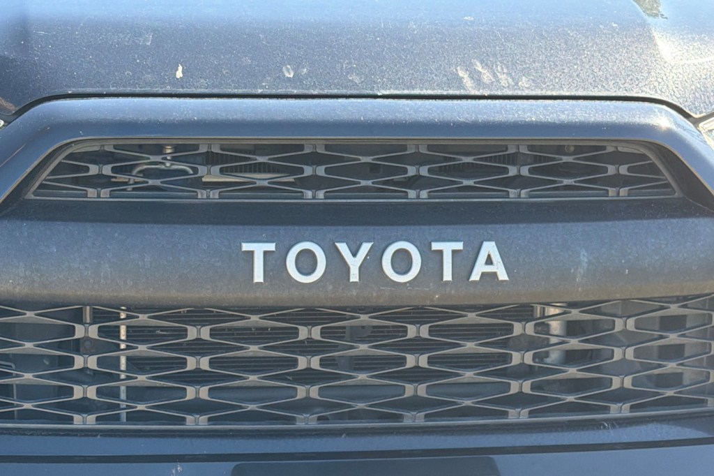 Thumbnail: 2015 Toyota 4Runner - 12