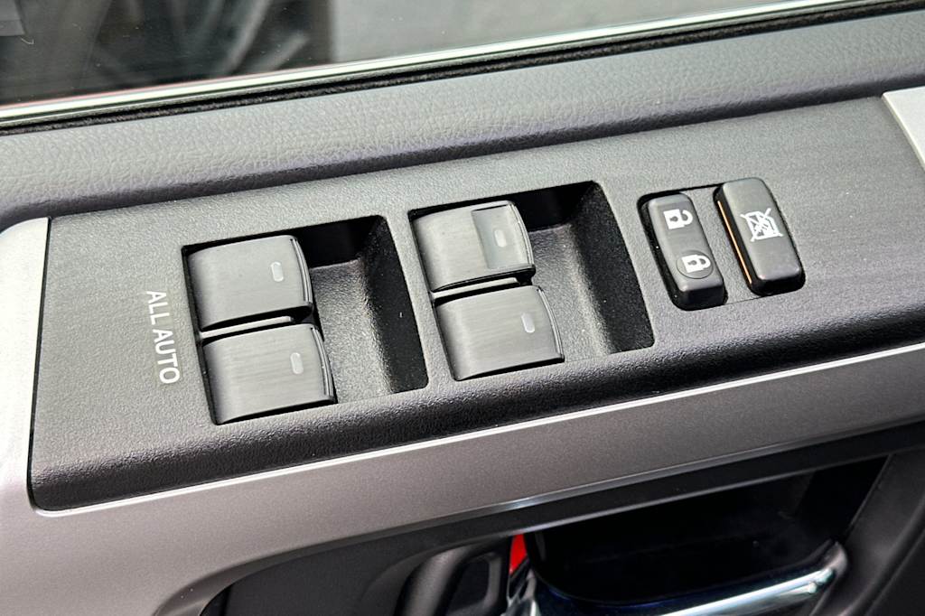 Thumbnail: 2022 Toyota 4Runner - 22