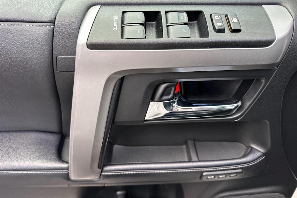 Thumbnail: 2022 Toyota 4Runner - 21