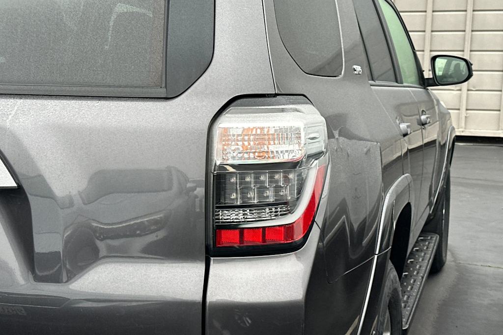 Thumbnail: 2021 Toyota 4Runner - 22