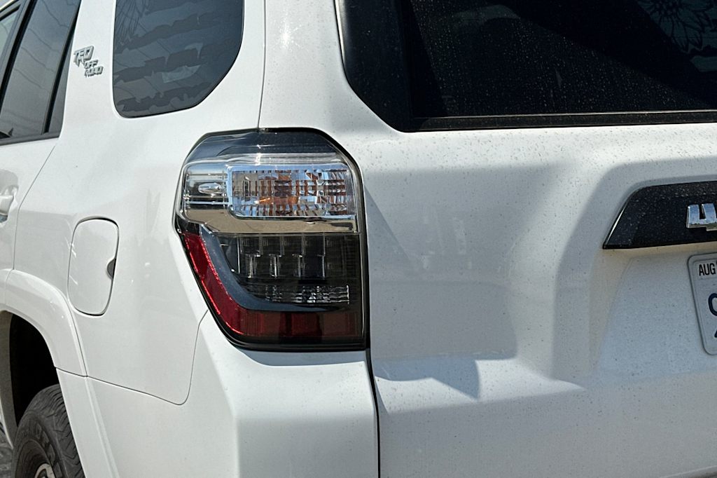 Thumbnail: 2023 Toyota 4Runner - 16