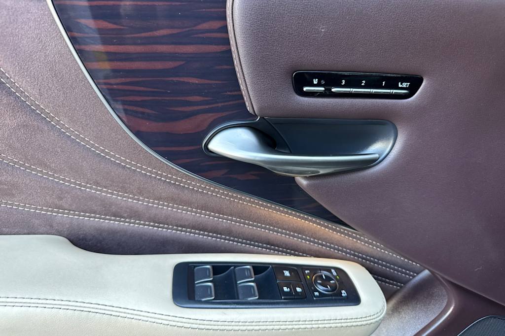 Thumbnail: 2019 Lexus LS - 20