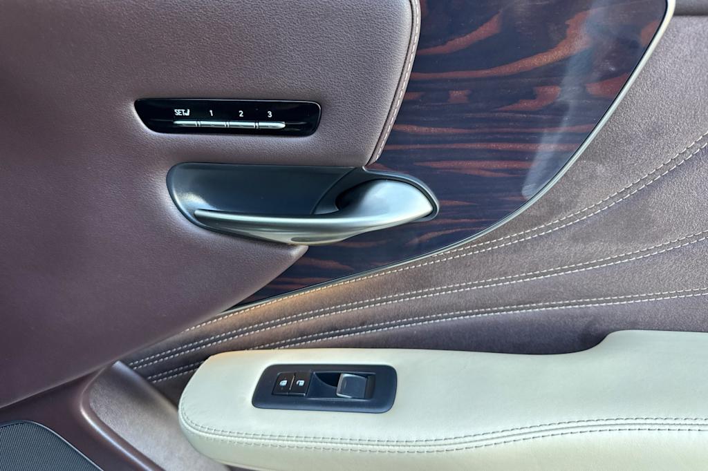 Thumbnail: 2019 Lexus LS - 24