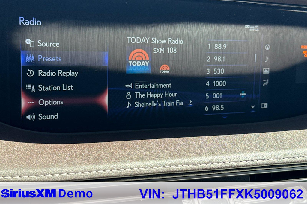 Thumbnail: 2019 Lexus LS - 34