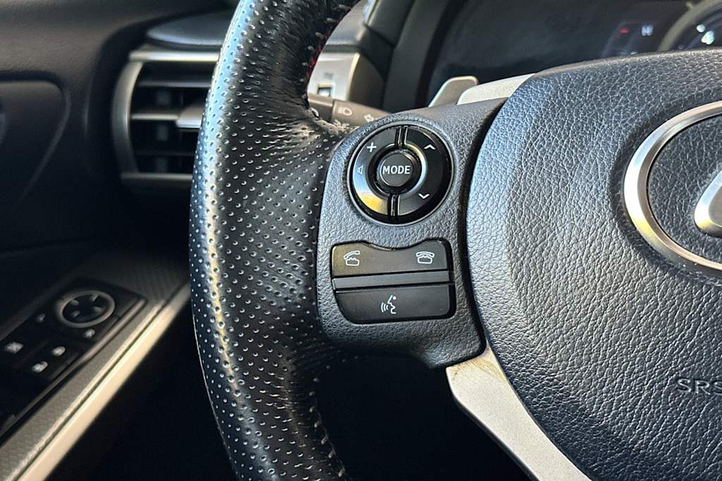 Thumbnail: 2016 Lexus IS - 30