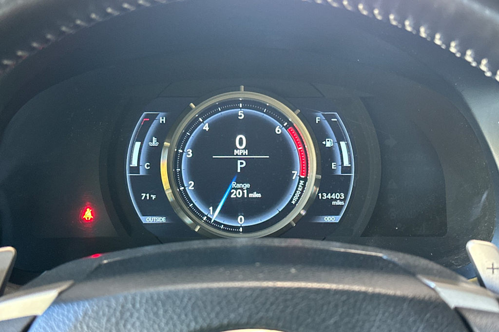 Thumbnail: 2016 Lexus IS - 15