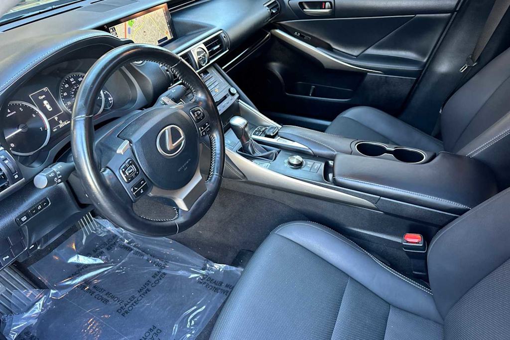 2019 Lexus IS 300 9