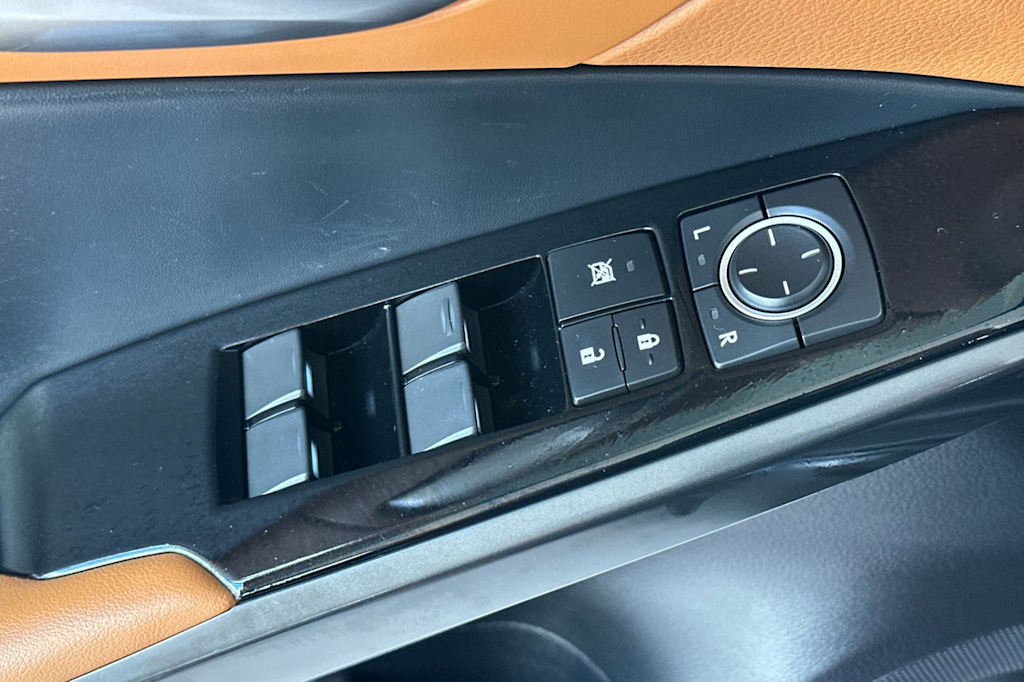Thumbnail: 2025 Lexus ES - 22