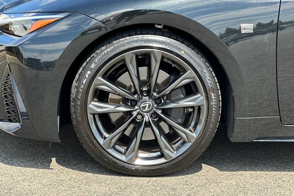 Thumbnail: 2025 Lexus ES - 8