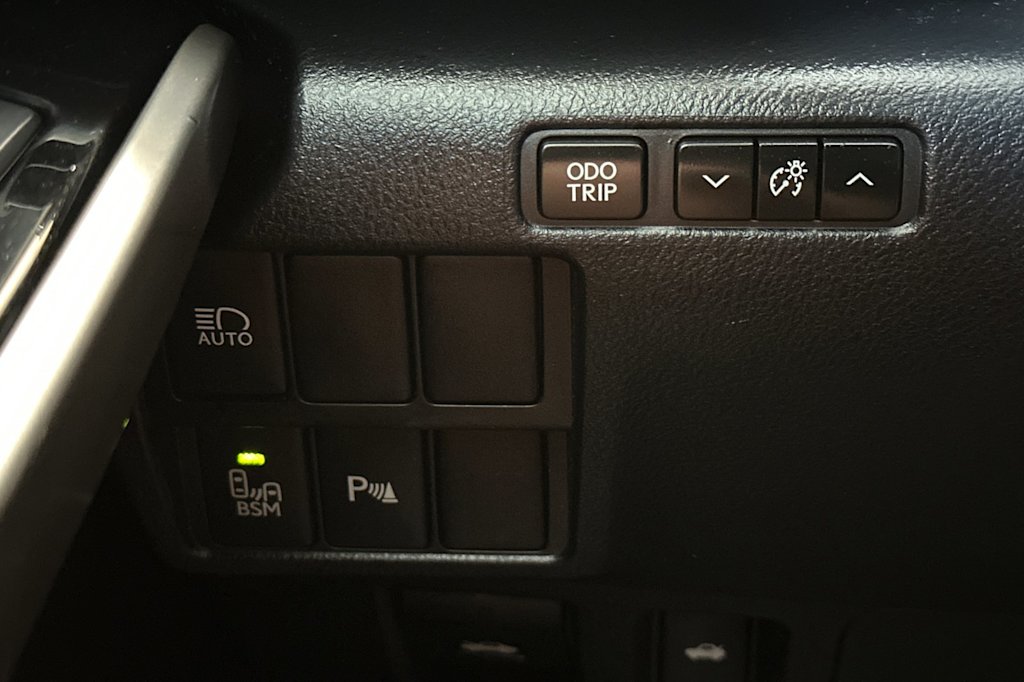 Thumbnail: 2017 Lexus IS - 33