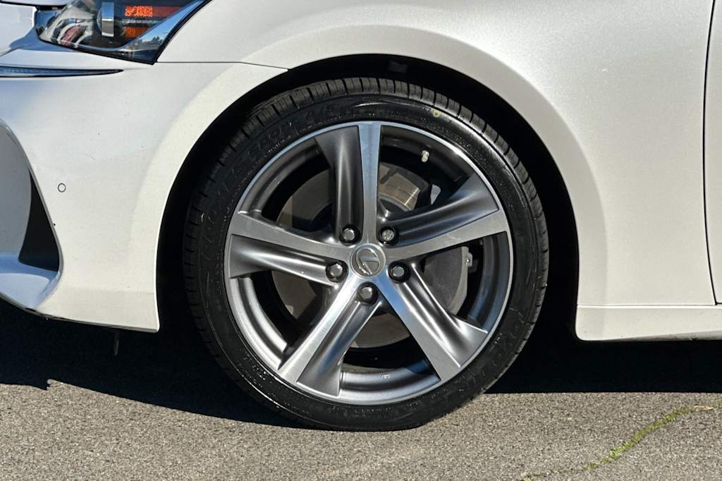 Thumbnail: 2017 Lexus IS - 8