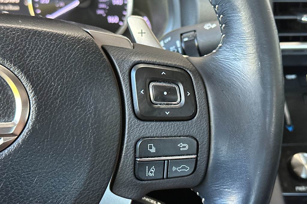 Thumbnail: 2017 Lexus IS - 31