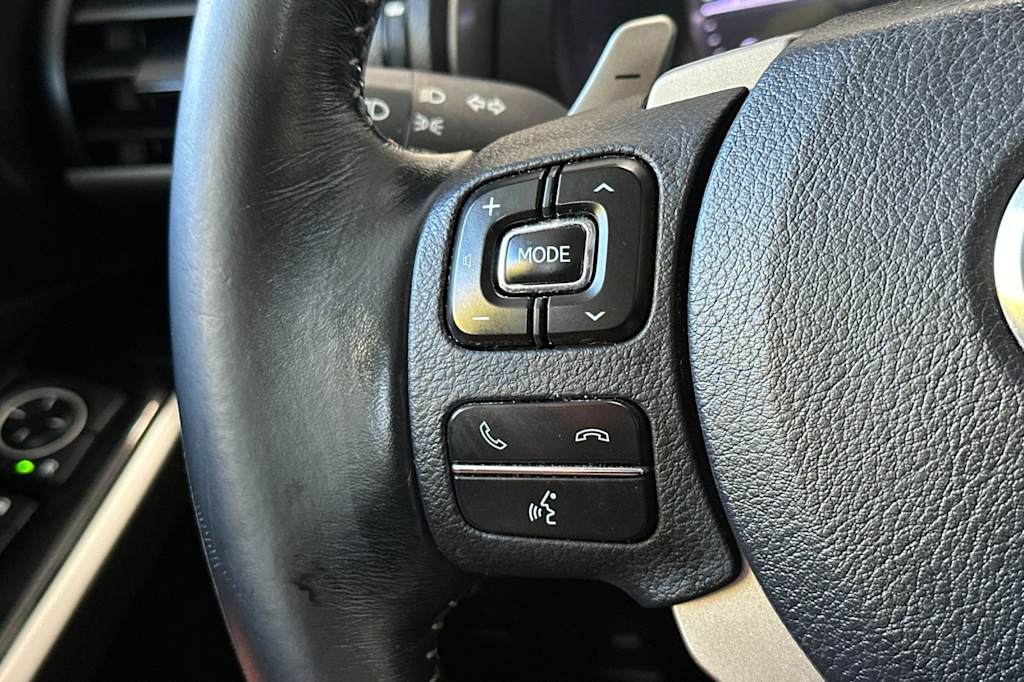 Thumbnail: 2017 Lexus IS - 30