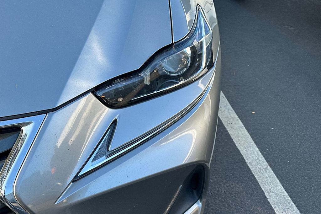 Thumbnail: 2019 Lexus IS - 13