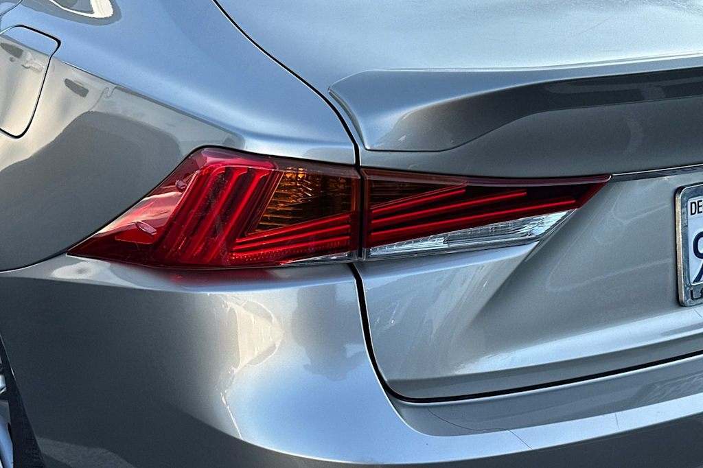 Thumbnail: 2019 Lexus IS - 16