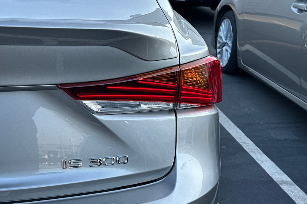 Thumbnail: 2019 Lexus IS - 18