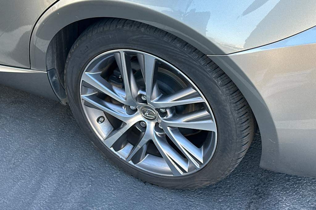 Thumbnail: 2019 Lexus IS - 19
