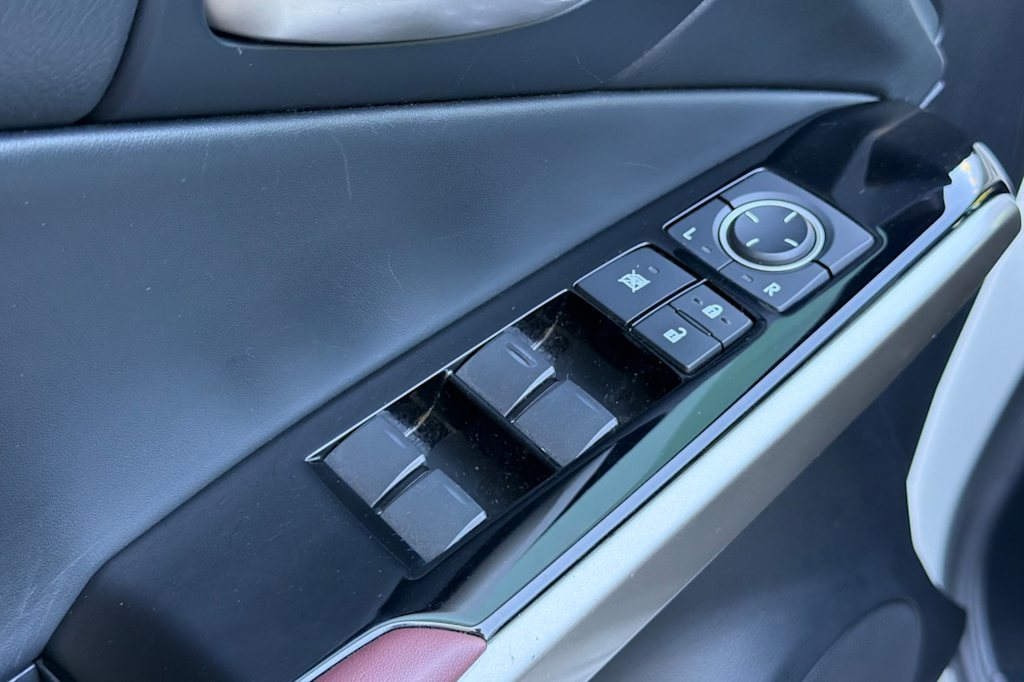 Thumbnail: 2019 Lexus IS - 21