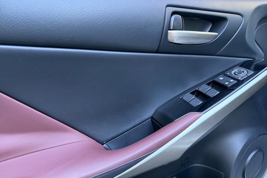 Thumbnail: 2019 Lexus IS - 20