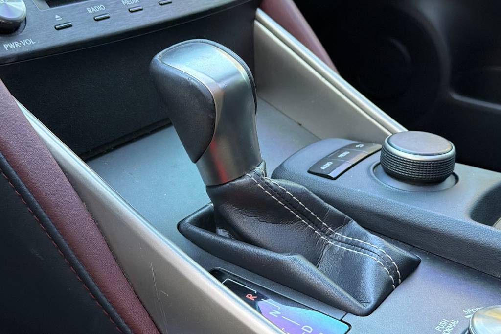 Thumbnail: 2019 Lexus IS - 14